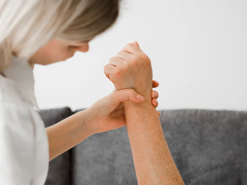 Chiropractic care for neuropathy at Chiropractic Fitness in Charlotte